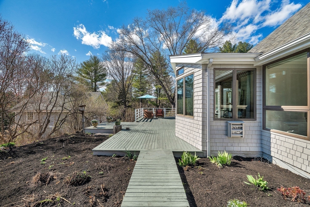 39 Kings Grant Road Weston, MA 02493 - Photo 33 of 42