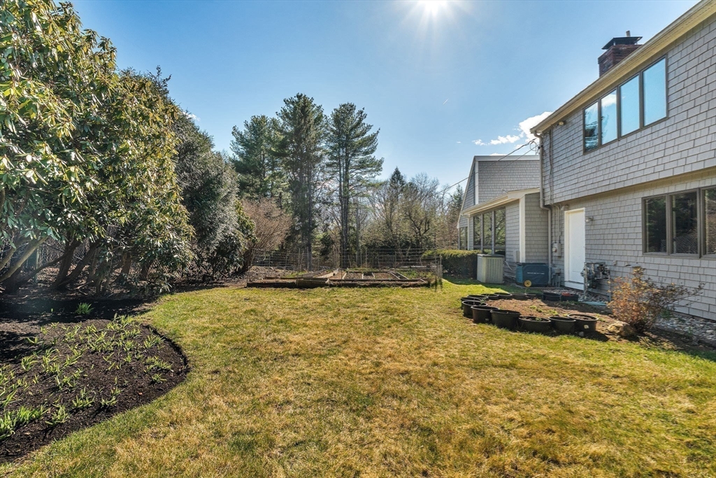 39 Kings Grant Road Weston, MA 02493 - Photo 35 of 42