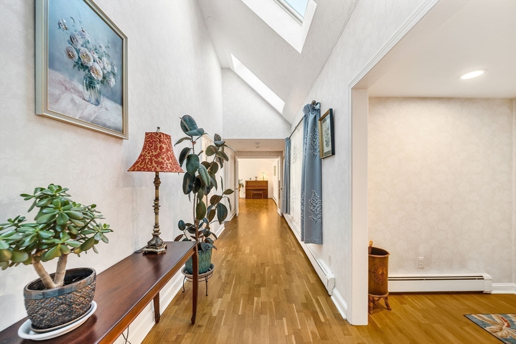 39 Kings Grant Road Weston, MA 02493 - Photo 7 of 42