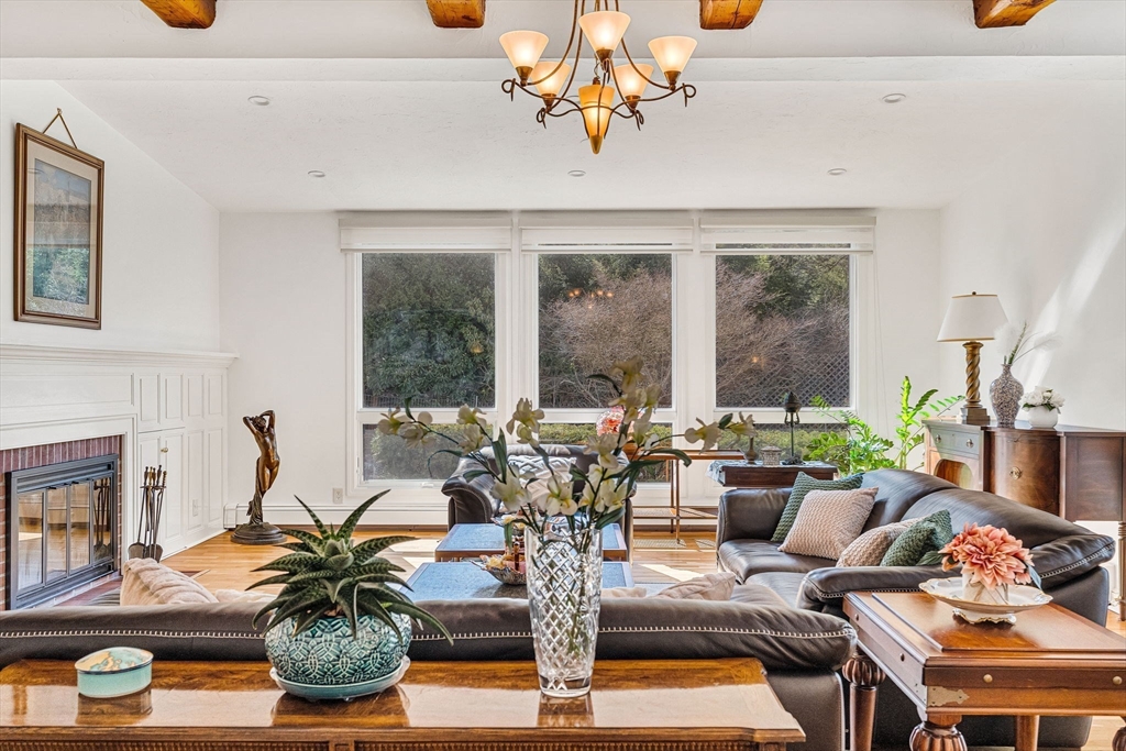 39 Kings Grant Road Weston, MA 02493 - Photo 8 of 42