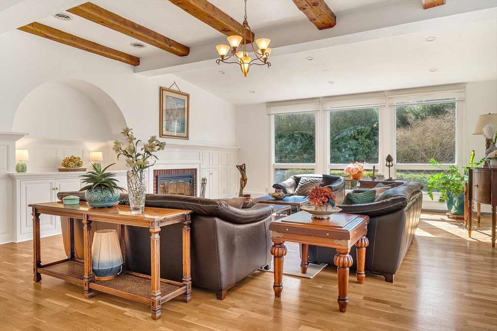 39 Kings Grant Road Weston, MA 02493 - Photo 10 of 42