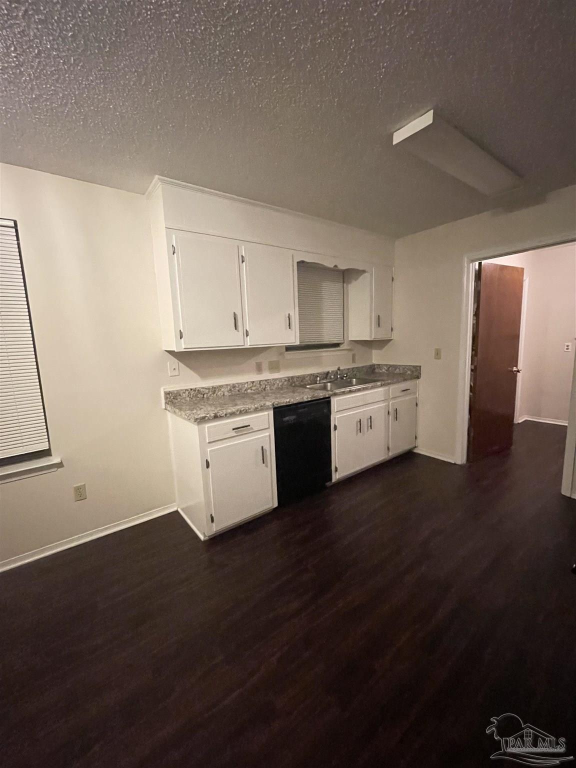 10049 Hillview Road Pensacola, FL 32514 - Photo 9 of 23