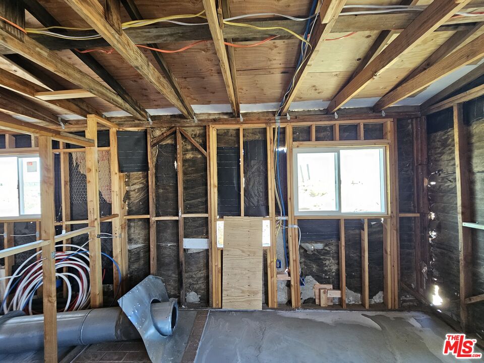 7797 Quartz Road Mojave, CA 93501 - Photo 18 of 49 a view of a storage room