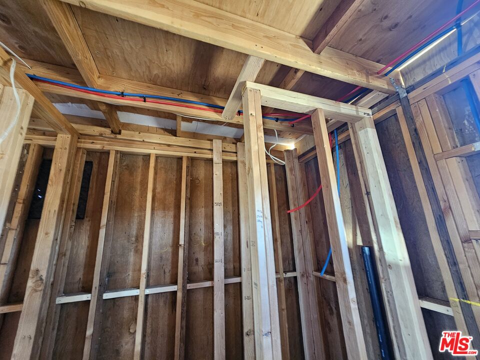 7797 Quartz Road Mojave, CA 93501 - Photo 31 of 49 a view of an empty room