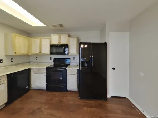 $1,359 | 7902 Brazoria, San Antonio, TX 78254