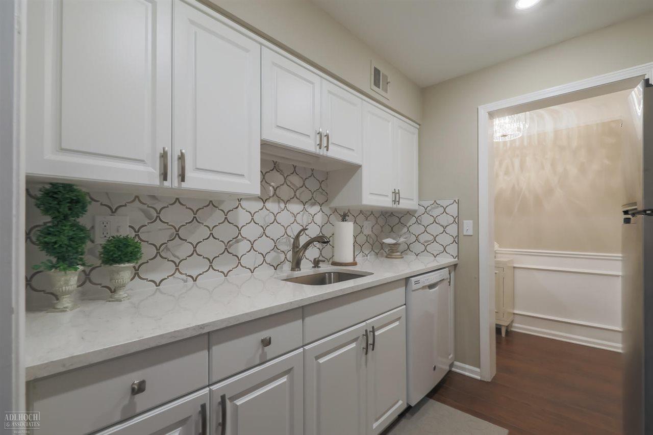 1750 Vernier Road, Unit 17 Grosse Pointe Woods, MI 48236 - Photo 6 of 33