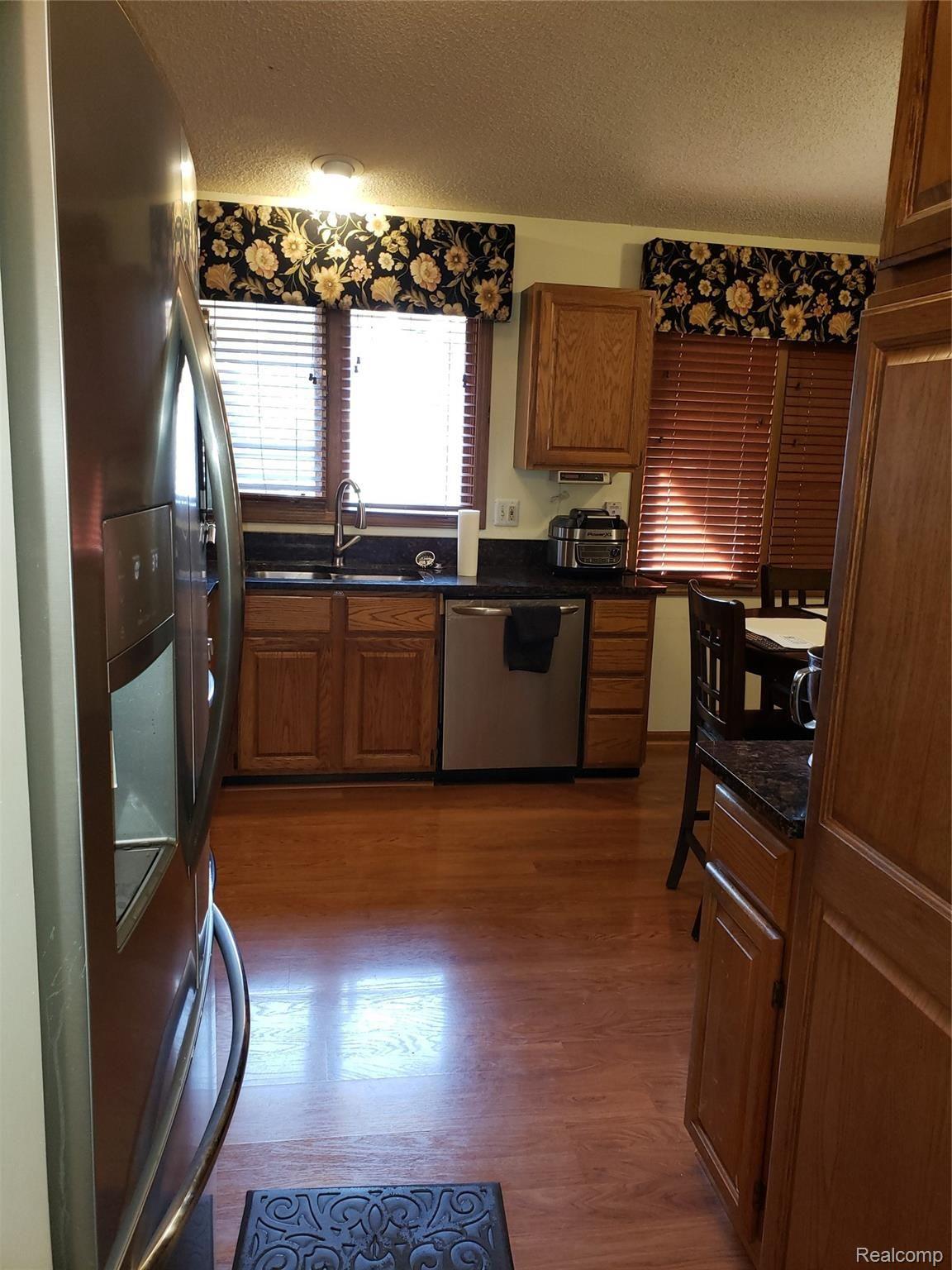 21970 River Ridge Trail, Unit 72 Farmington, MI 48335 - Photo 16 of 38 20210501_180857.jpg
