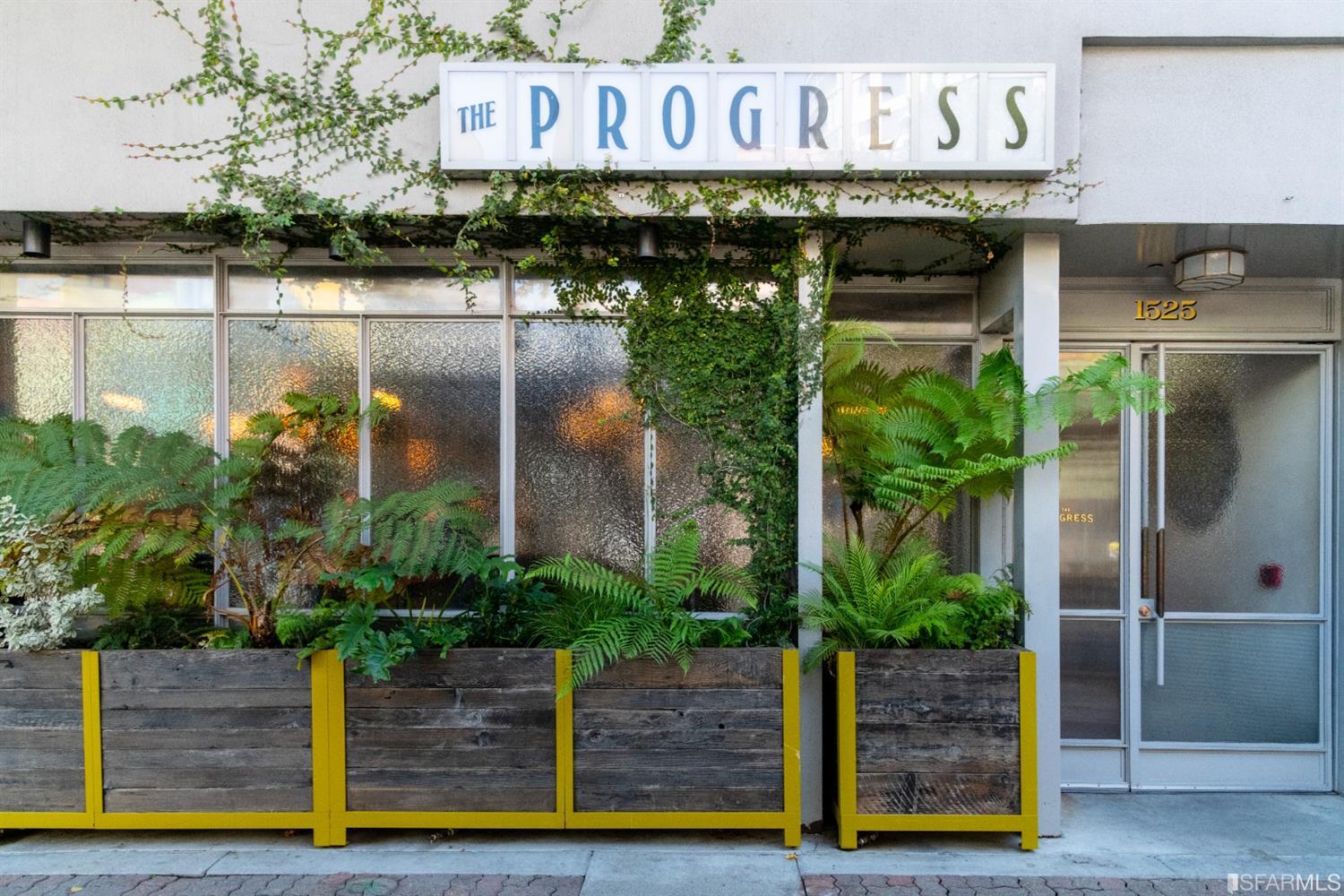 1805 Buchanan Street, Unit 3B San Francisco, CA 94115 - Photo 50 of 55 a front view of multi story residential apartment building with entryway