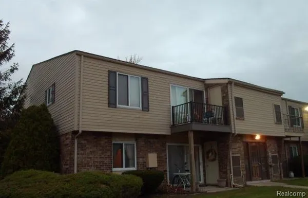 $950 | 38220 Fairway Court, Unit 43A, Clinton Township, MI 48038