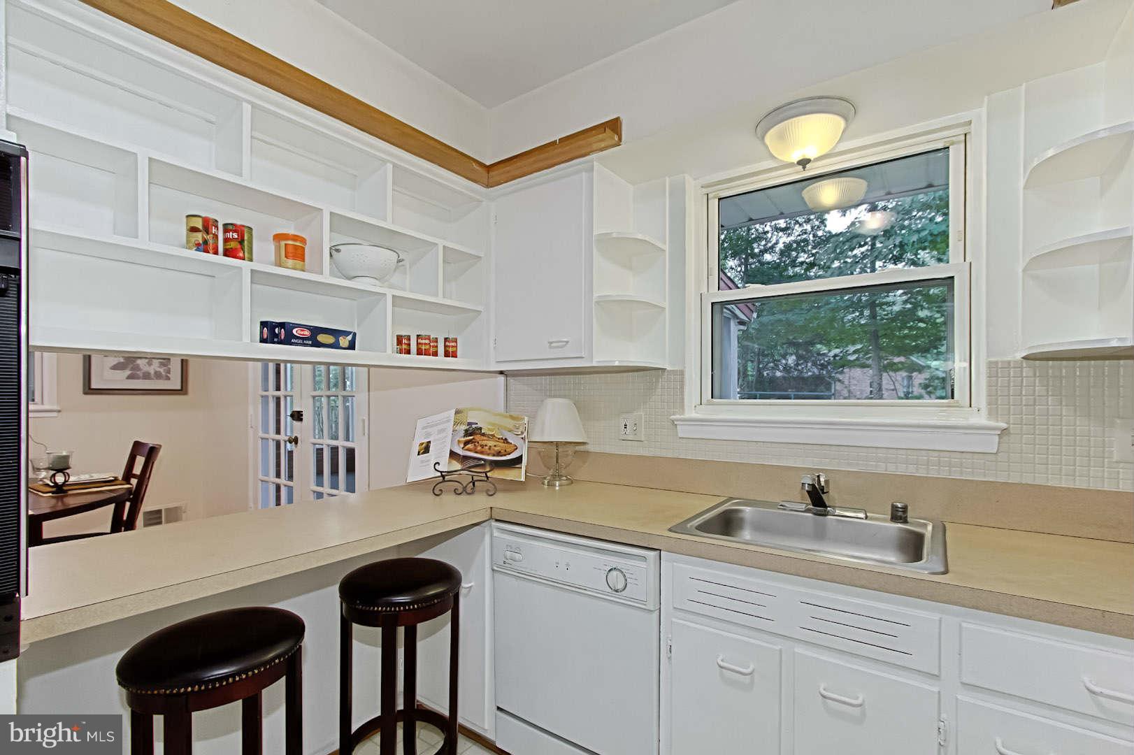 7613 Dunston Street Springfield, VA 22151 - Photo 12 of 30 Kitchen