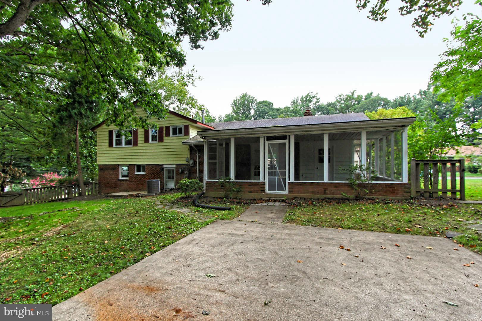 7613 Dunston Street Springfield, VA 22151 - Photo 29 of 30 Exterior (Rear)