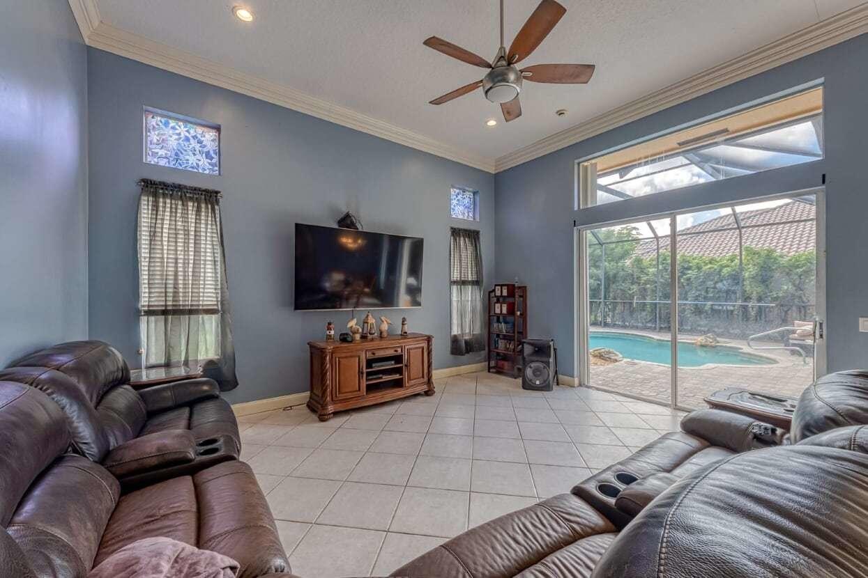 21702 Marigot Drive Boca Raton, FL 33428 - Photo 12 of 31 FAMILY ROOM