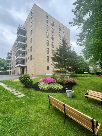 $82,500 | 35 Stewart Place, Unit 601, Mount Kisco, NY 10549