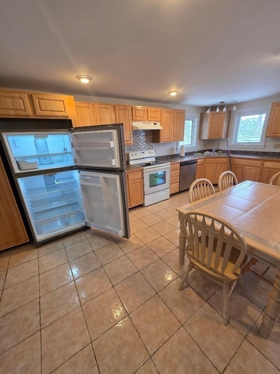 1636 Drift Road, Unit M Westport, MA 02790 - Photo 2 of 36