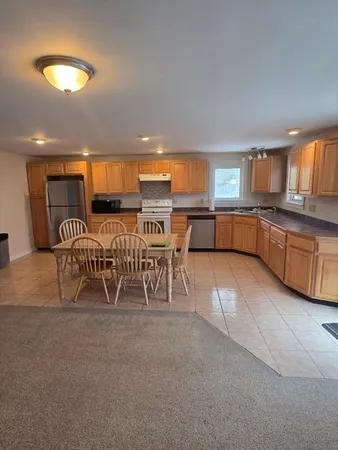 $2,500 | 1636 Drift Road, Unit M, Westport, MA 02790