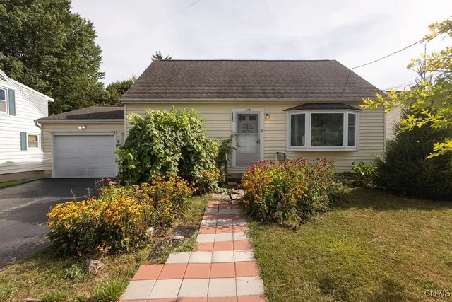 $242,500 | 116 Miller Drive, Manlius, NY 13057