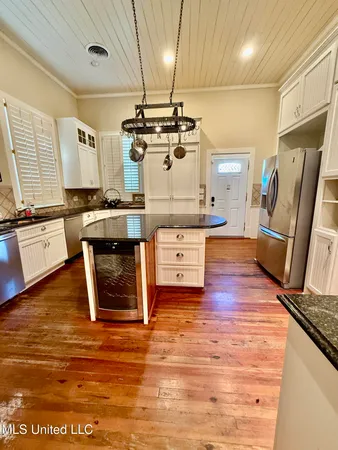 $345,000 | 123 Grand Avenue, Yazoo City, MS 39194