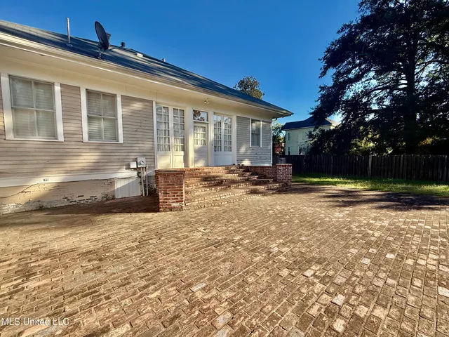 $350,000 | 123 Grand Avenue, Yazoo City, MS 39194