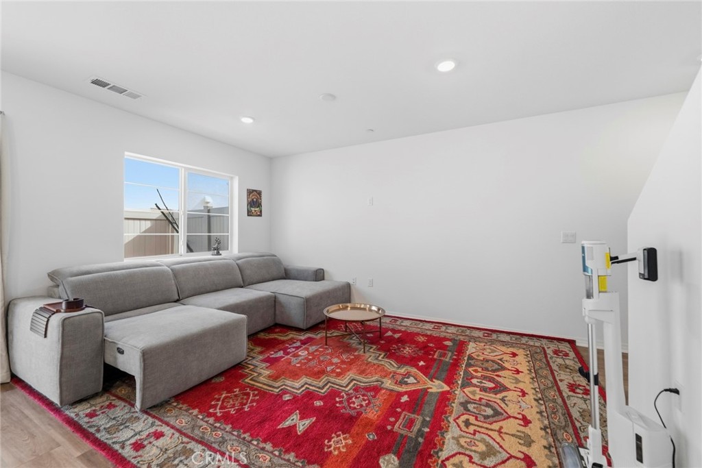 7102 Olive Grv Street Riverside, CA 92507 - Photo 10 of 45