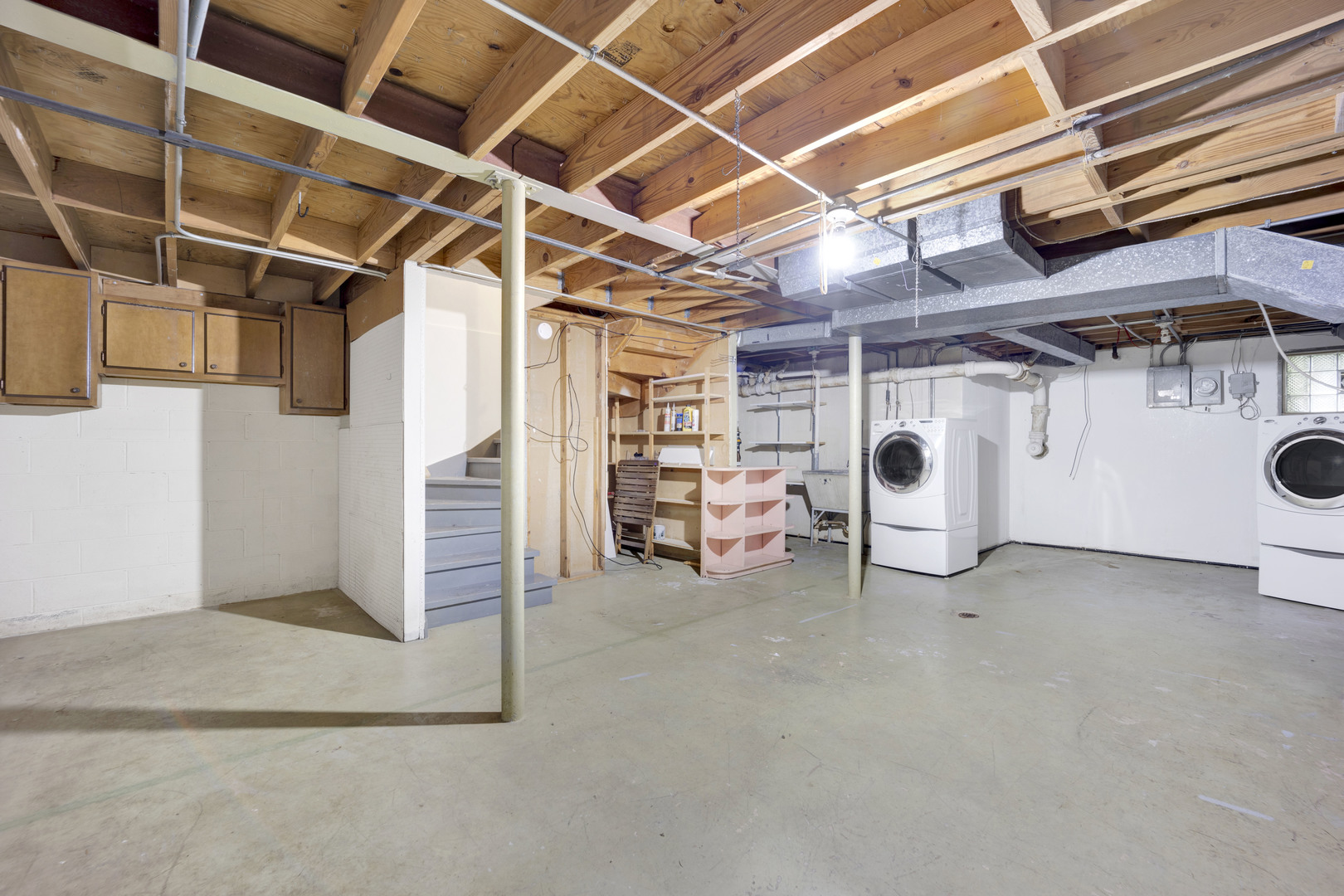 1252 West Westgate Terrace Chicago, IL 60607 - Photo 17 of 24 a view of a garage room