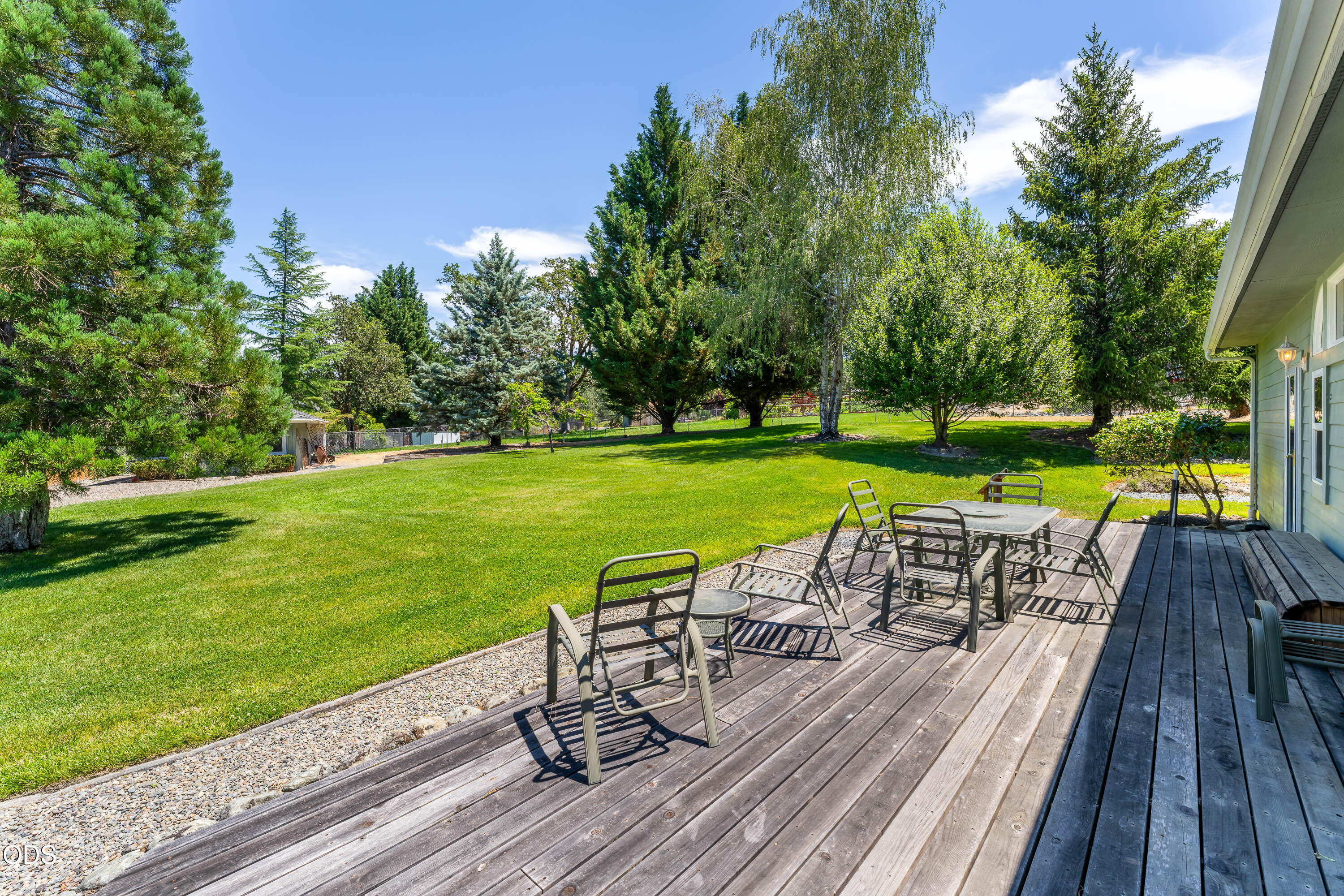 155 Kingsgate Way Grants Pass, OR 97527 - Photo 6 of 53