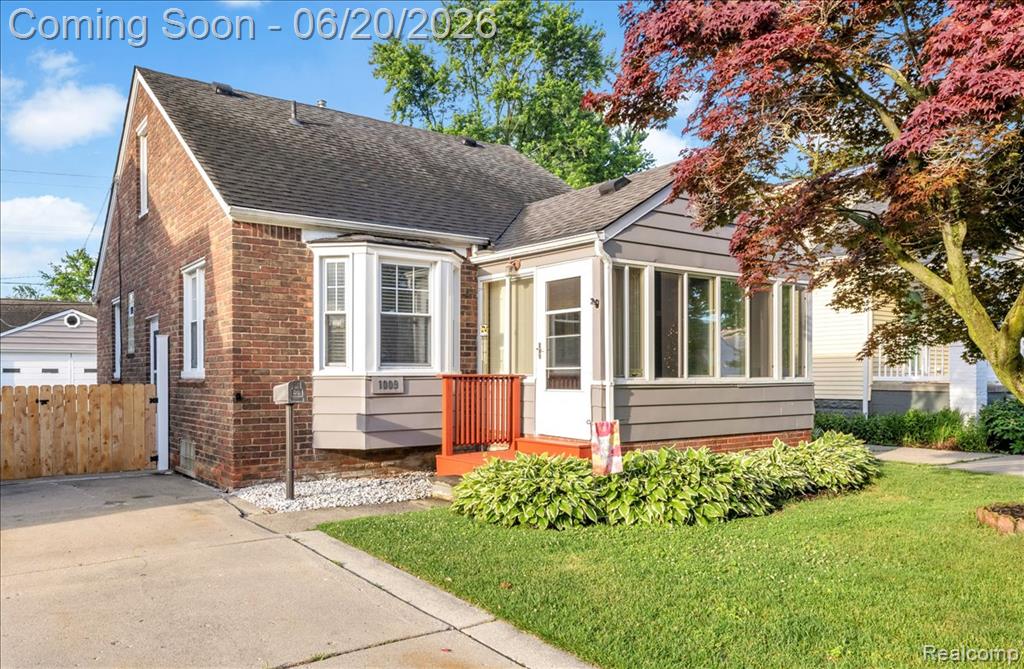 1009 Harvard Road Berkley, MI 48072 - Photo 2 of 44