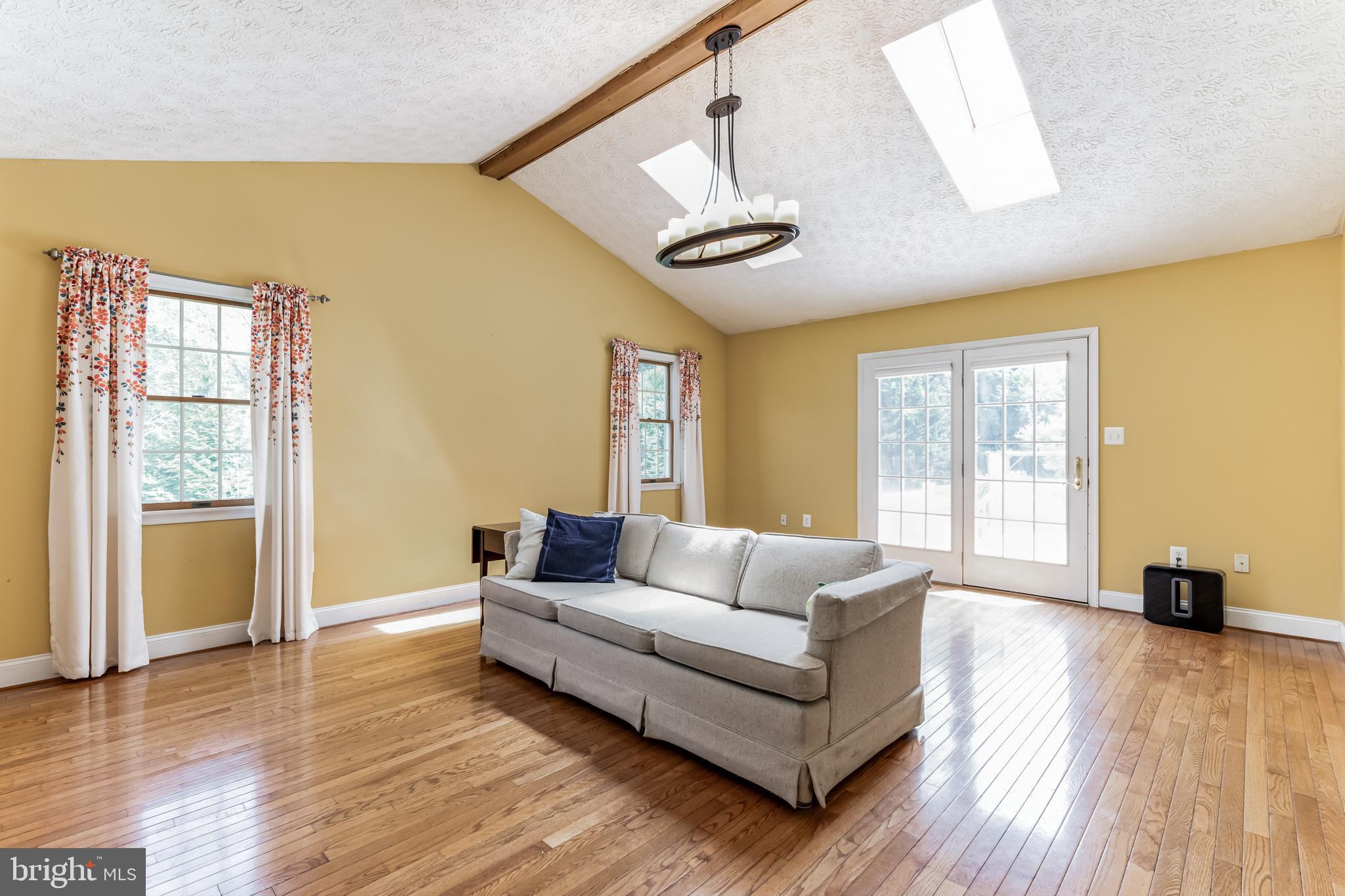 7035 Decoy Drive Owings, MD 20736 - Photo 17 of 61 Family Room With Vaulted Ceiling