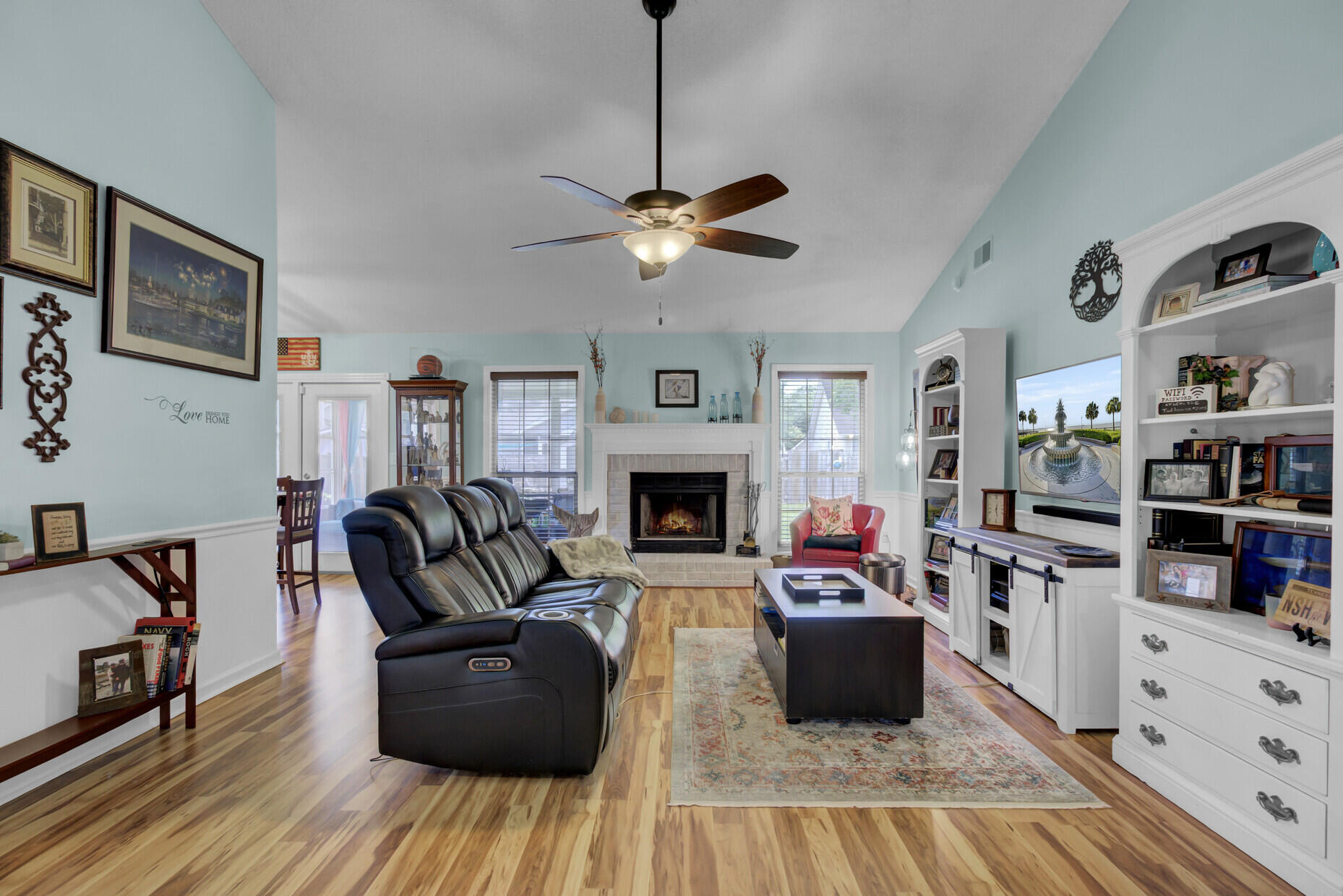 8325 Longridge Road North Charleston, SC 29418 - Photo 4 of 20 Living Room