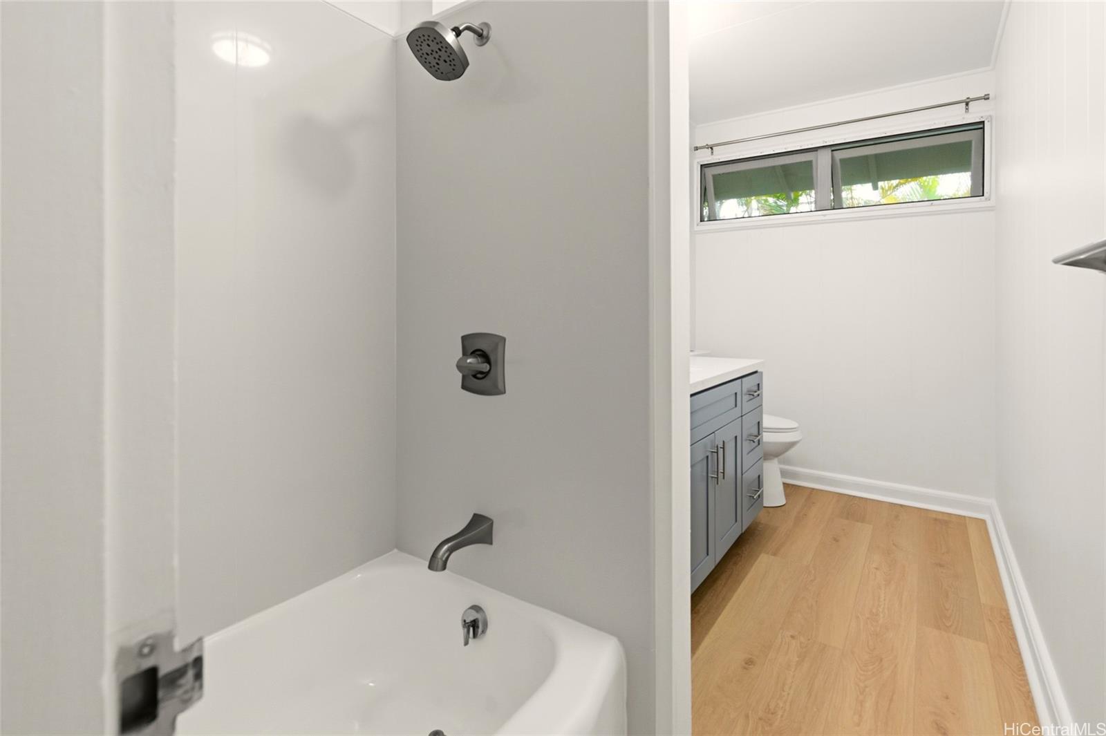 845 North Kalaheo Avenue Kailua, HI 96734 - Photo 12 of 18 a bathroom with a bathtub and shower