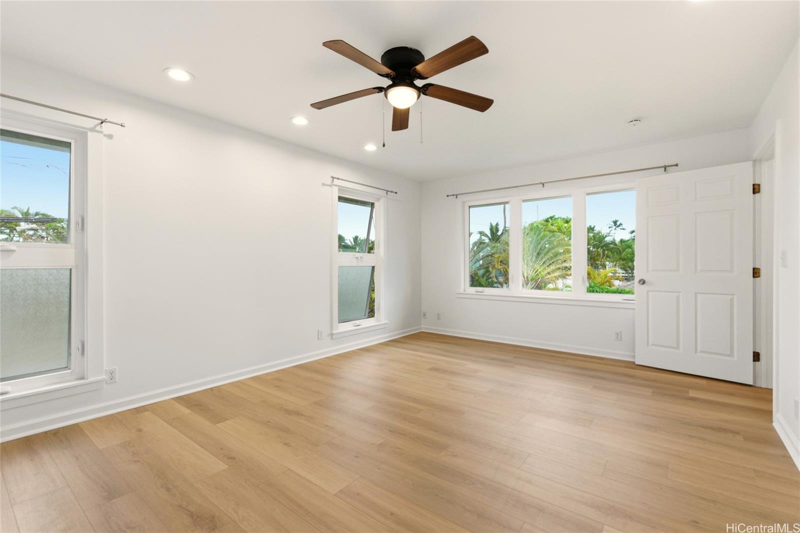 845 North Kalaheo Avenue Kailua, HI 96734 - Photo 15 of 18 a view of an empty room with a window