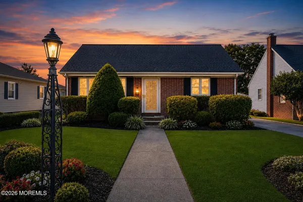 $1,815,000 | 708 New York Boulevard, Sea Girt, NJ 08750