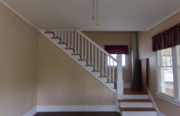 105 Rockingham Avenue Alma, MI 48801 - Photo 6 of 27 1837021-5.JPG