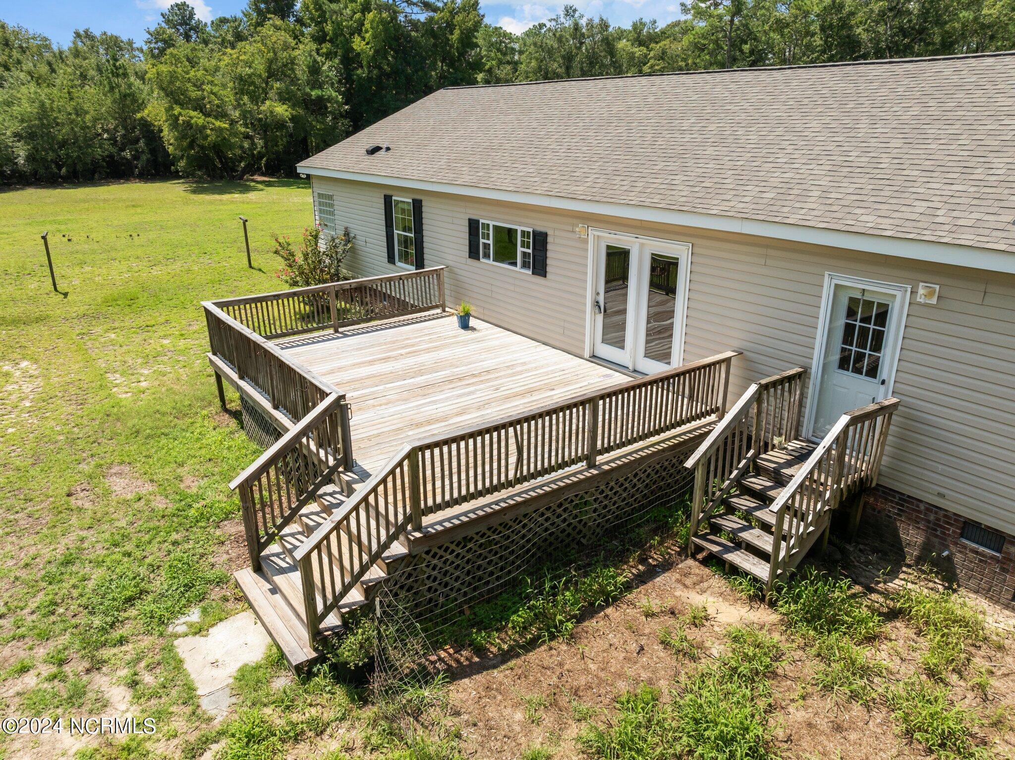 6016 Linson Road New Bern, NC 28560 - Photo 29 of 44 Rear Porch