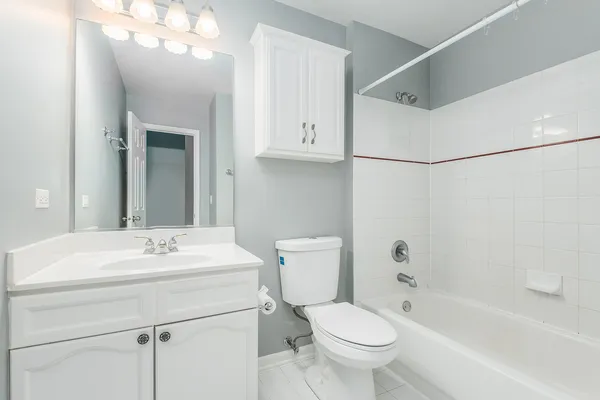 $1,800 | 798 North Gary Avenue, Unit 210, Carol Stream, IL 60188