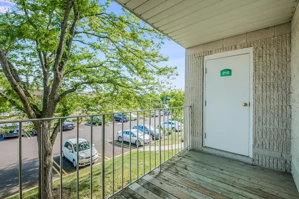 $1,800 | 798 North Gary Avenue, Unit 210, Carol Stream, IL 60188