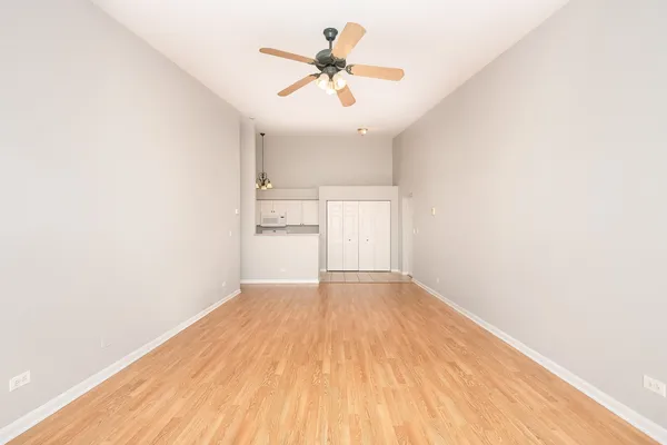 $1,800 | 798 North Gary Avenue, Unit 210, Carol Stream, IL 60188