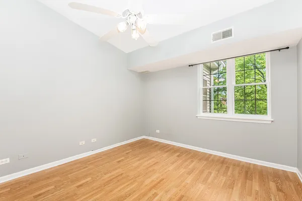 $1,800 | 798 North Gary Avenue, Unit 210, Carol Stream, IL 60188