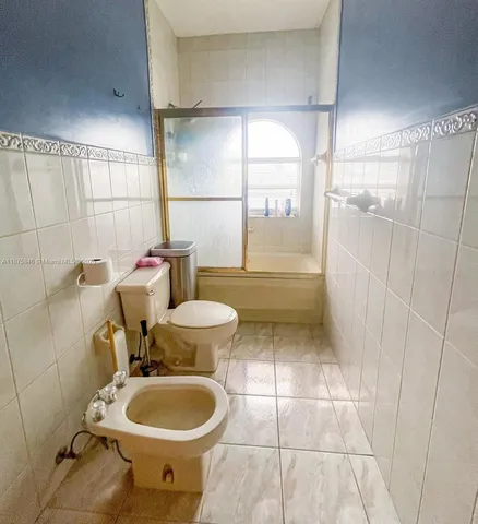 $5,400 | 9008 Collins Avenue, Unit 402, Surfside, FL 33154