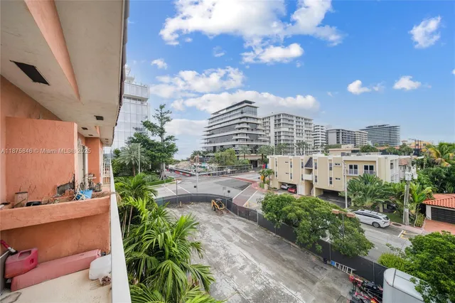 $5,400 | 9008 Collins Avenue, Unit 402, Surfside, FL 33154