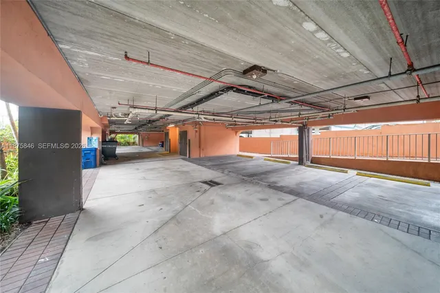 $4,900 | 9008 Collins Avenue, Unit 402, Surfside, FL 33154