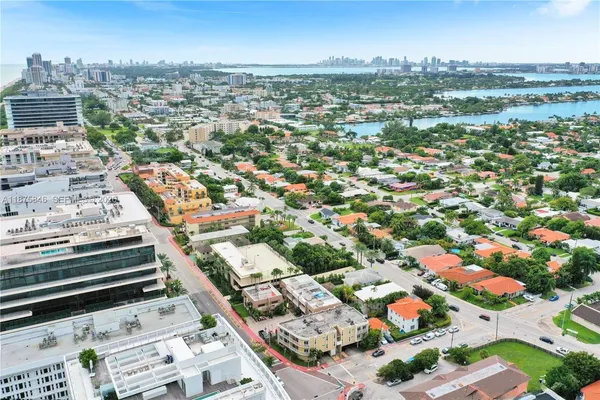 $4,900 | 9008 Collins Avenue, Unit 402, Surfside, FL 33154