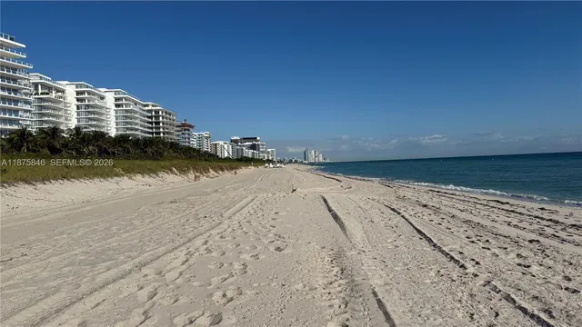 $4,900 | 9008 Collins Avenue, Unit 402, Surfside, FL 33154