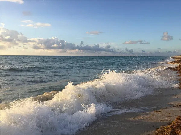 $4,900 | 9008 Collins Avenue, Unit 402, Surfside, FL 33154