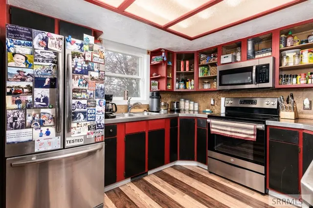 $750,000 | 750 West 200 Road North, Blackfoot, ID 83221