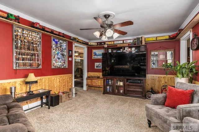 $750,000 | 750 West 200 Road North, Blackfoot, ID 83221