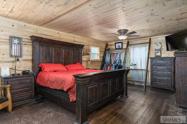 $750,000 | 750 West 200 Road North, Blackfoot, ID 83221