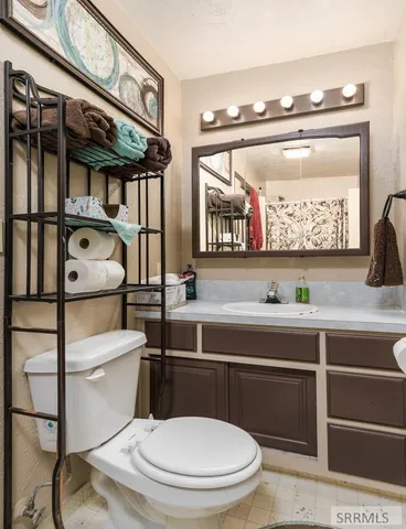 $750,000 | 750 West 200 Road North, Blackfoot, ID 83221