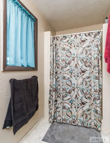 $750,000 | 750 West 200 Road North, Blackfoot, ID 83221