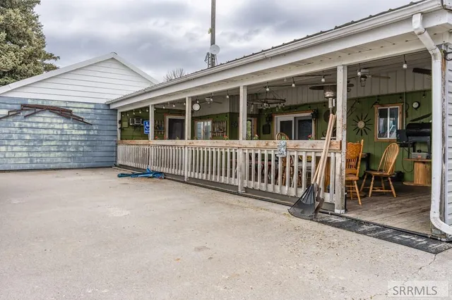 $750,000 | 750 West 200 Road North, Blackfoot, ID 83221