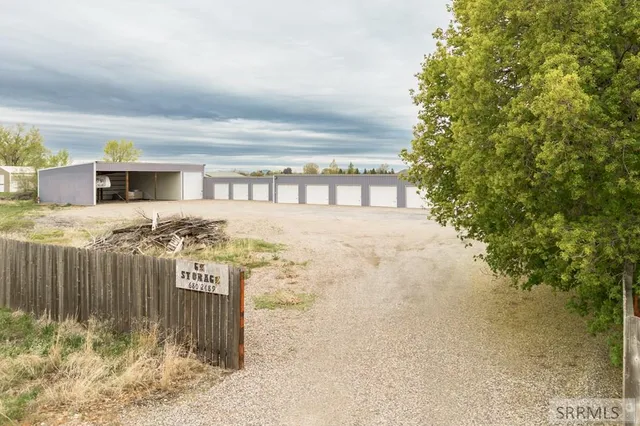 $750,000 | 750 West 200 Road North, Blackfoot, ID 83221